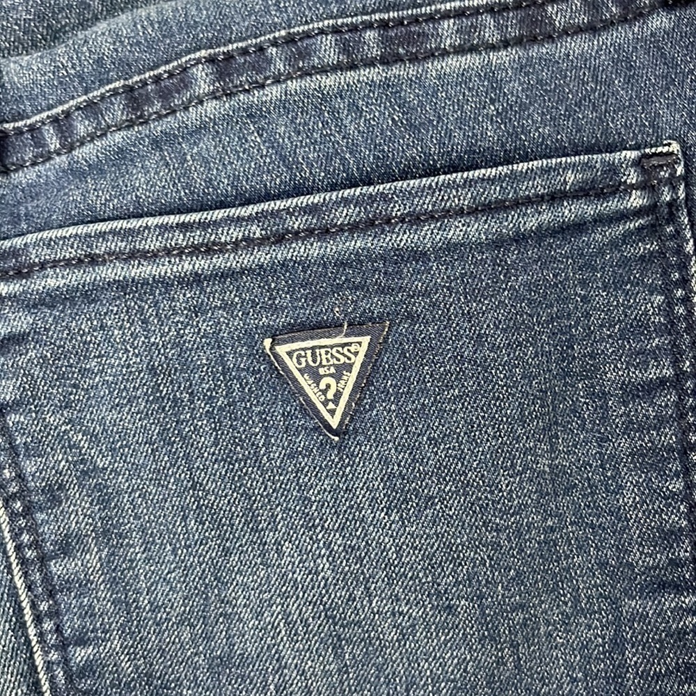 Guess Low Rise Straight Leg Jeans - Picture 4 of 9